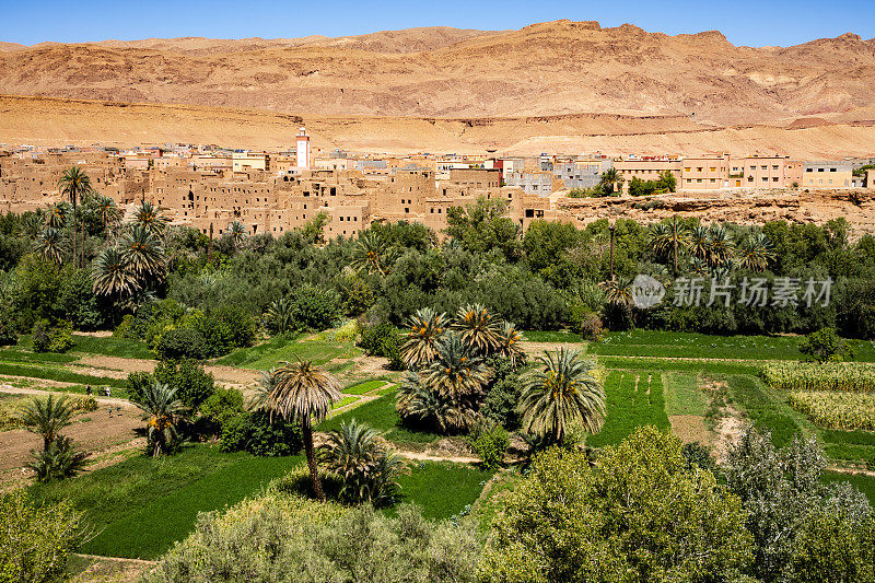 Tinghir (Tenerhir)位于摩洛哥托德拉山谷绿洲中的城市